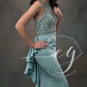 BEAUTIFUL Tiffany blue fit and flare prom dress!!!